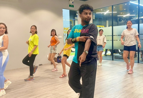 XÓA BỎ RÀO CẢN NGẠI KHÓ KHI TẬP NHẢY ZUMBA