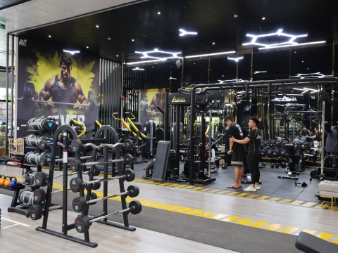 Khu cử tạ và cardio